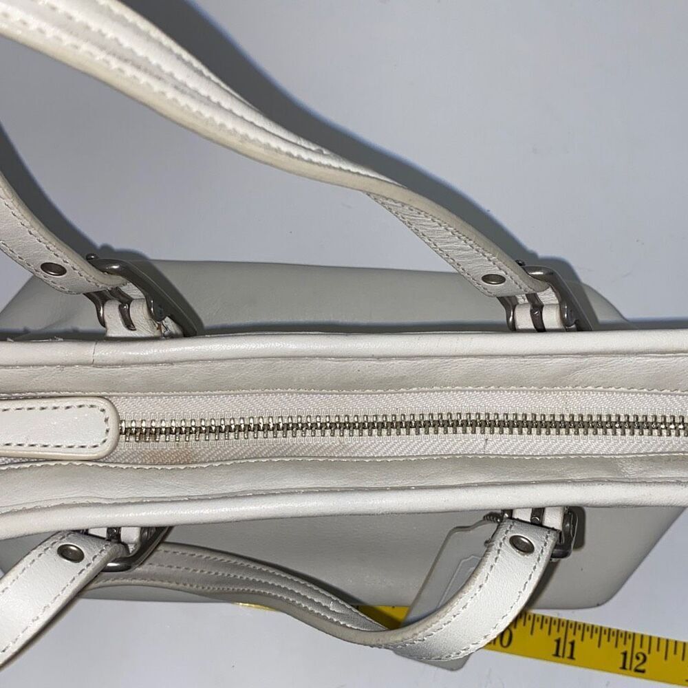 Coach Women's White Zipper Top Leather Tote Handbag - Picture 10 of 12
